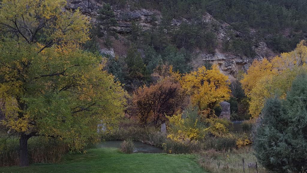 River Falls Lodging -Black Hills, South Dakota Hot Springs Ngoại thất bức ảnh